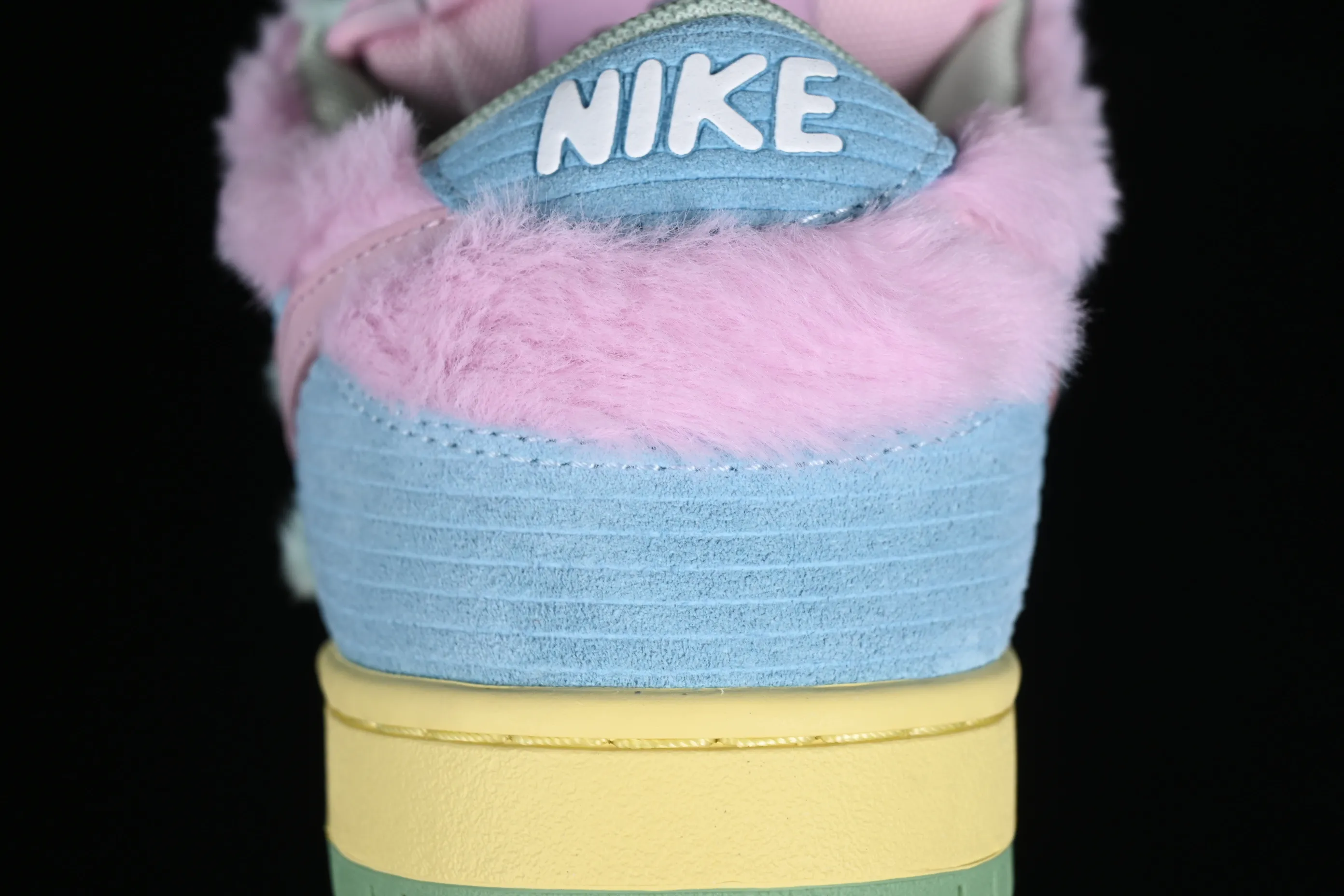 All Categories Nk SB Dunk Series Nk SB Dunk Low Low-top sneakers C version Verdy x Nk SB Dunk Low "Visty" joint model SB low-top casual sneakers FN6040-400